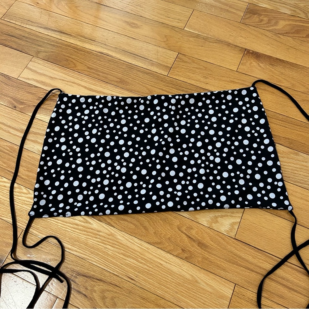 7 ways Top Black and White Polka Dot